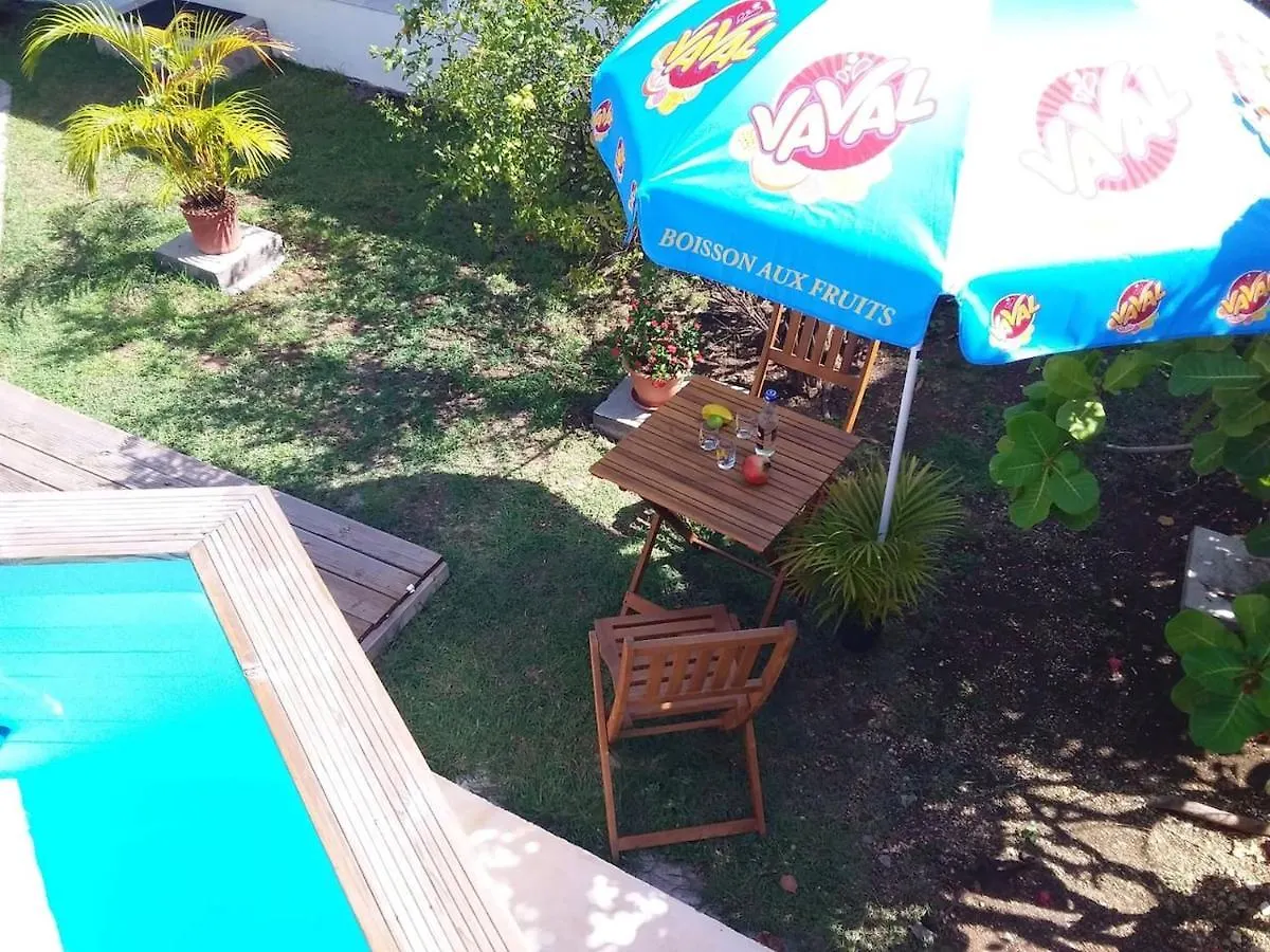 Maison Chaleureuse A Le Moule Avec Piscine Partagee 0*,  Guadalupa