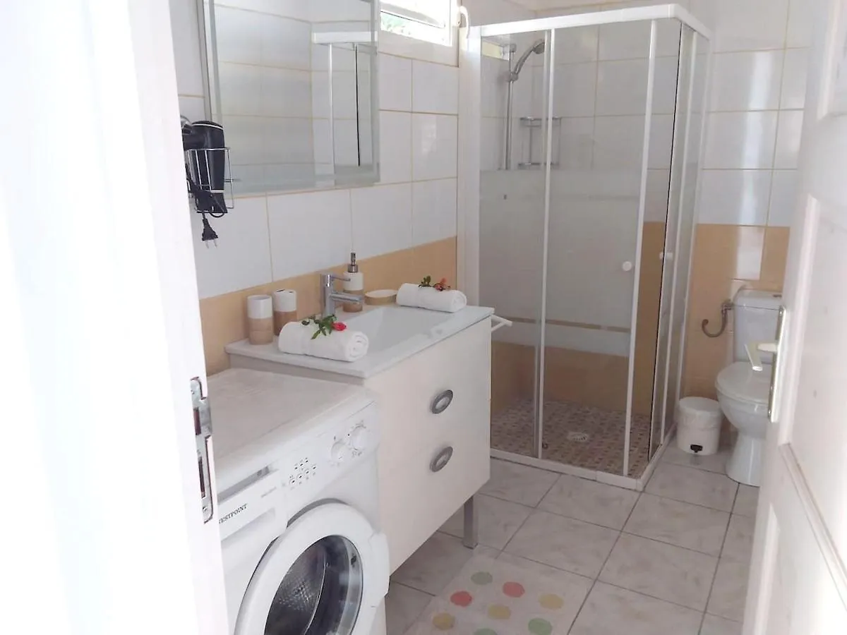 Maison Chaleureuse A Le Moule Avec Piscine Partagee Casa vacanze