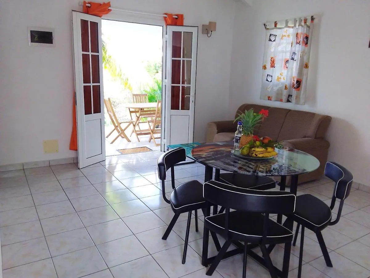 Maison Chaleureuse A Le Moule Avec Piscine Partagee Casa vacanze