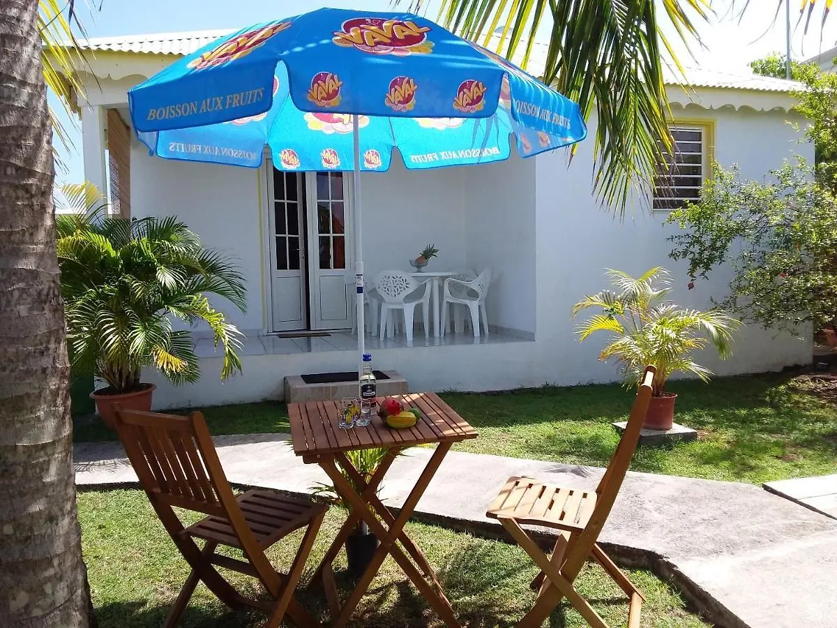 Maison Chaleureuse A Le Moule Avec Piscine Partagee 0*,