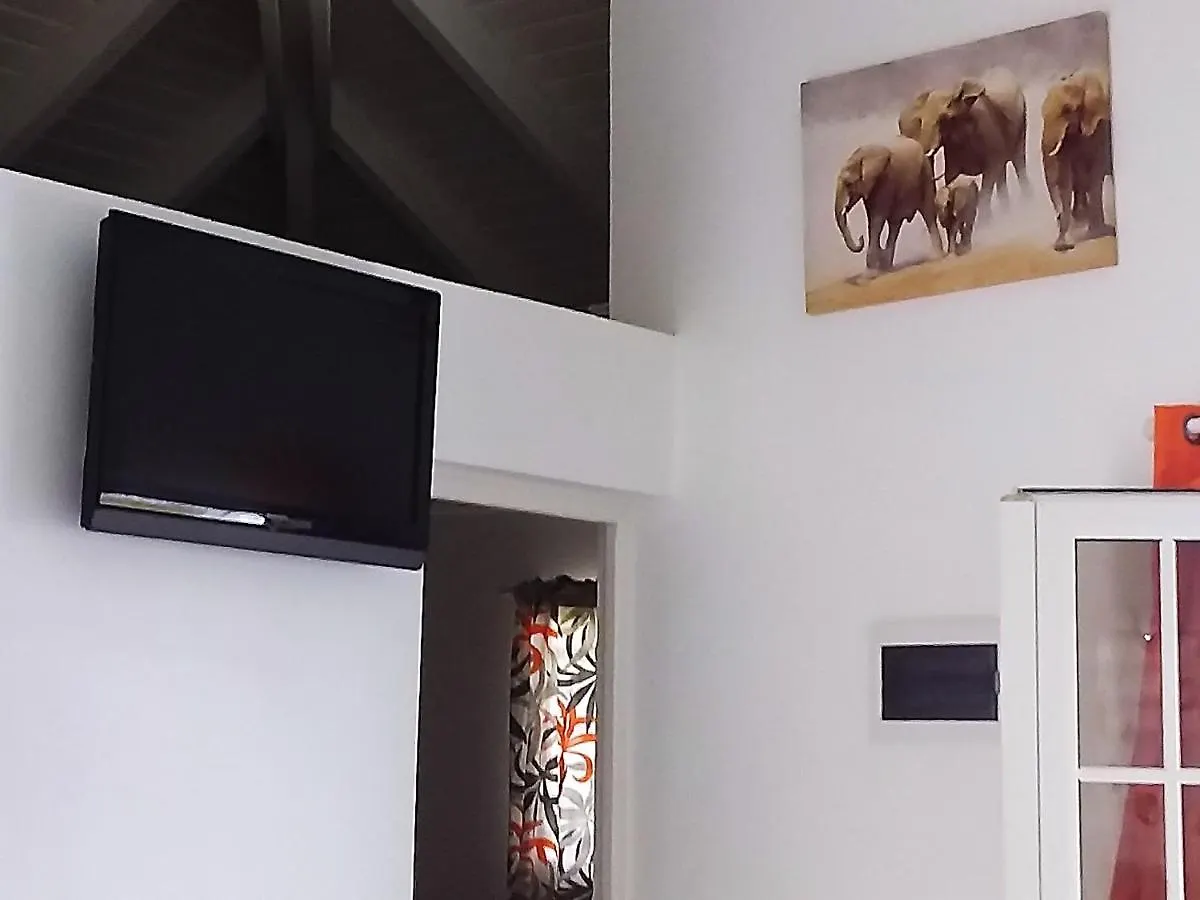 Сasa de vacaciones Maison Chaleureuse A Le Moule Avec Piscine Partagee